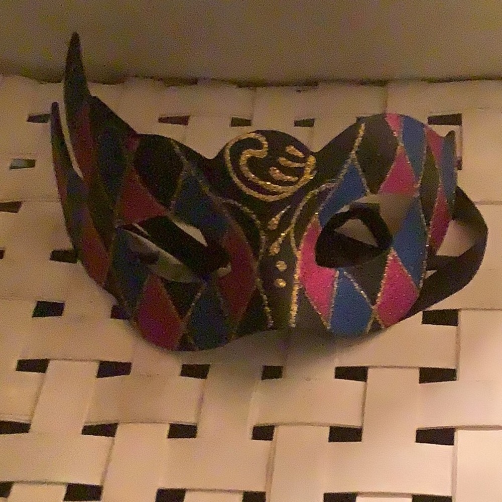 Beautiful Glittery Accents Mask